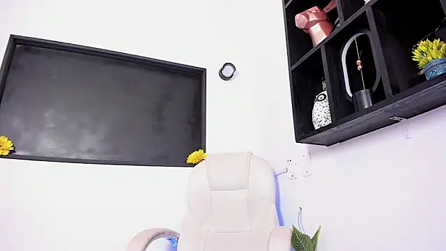 xenia golden online show from 6, 3, 2026