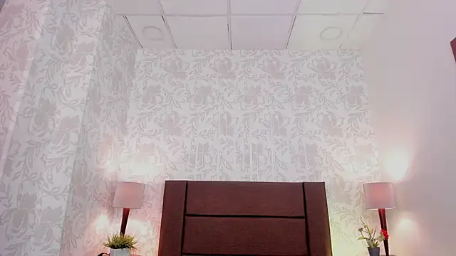 Snapshot of xenia_golden chatting on 14, 11, 2025 xenia golden online show from 14, 11, 2025