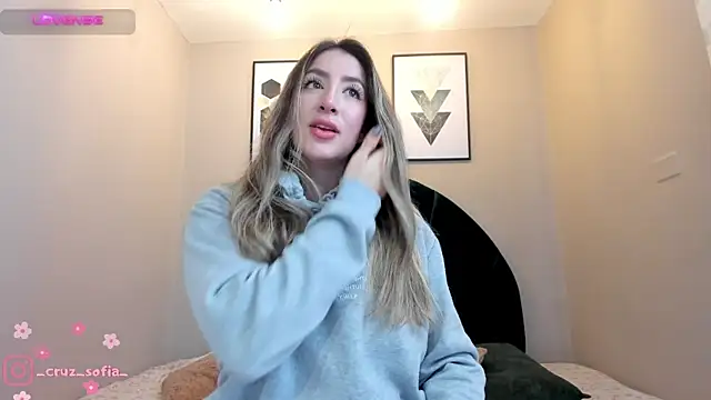 Snapshot of _AlejaCruz_ chatting on 21, 6, 2026 AlejaCruz online show from 21, 6, 2026
