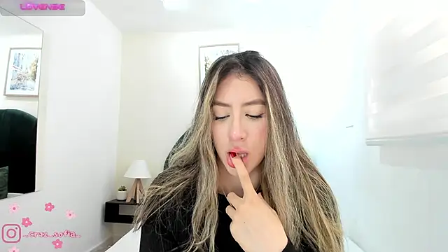 AlejaCruz  online show from 2, 5, 2026