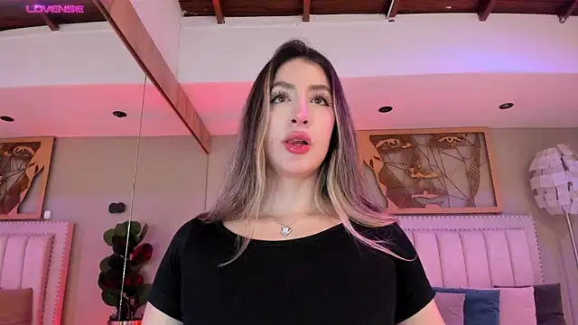 Snapshot of _AlejaCruz_ chatting on 16, 7, 2026 AlejaCruz online show from 16, 7, 2026