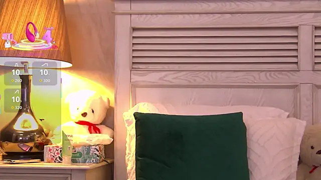 Snapshot of GinaMence chatting on 12, 10, 2025 GinaMence online show from 12, 10, 2025