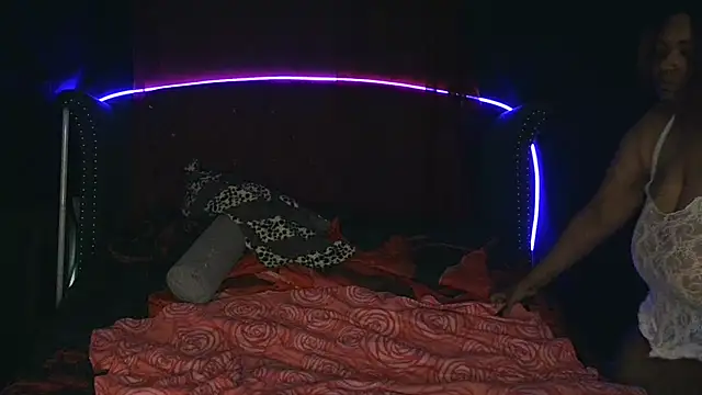 Snapshot of msyvette1970@xh chatting on 2, 11, 2025 msyvette1970xh online show from 2, 11, 2025