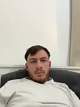 Snapshot of Julian128 chatting on 3, 11, 2025 Julian128 online show from 3, 11, 2025