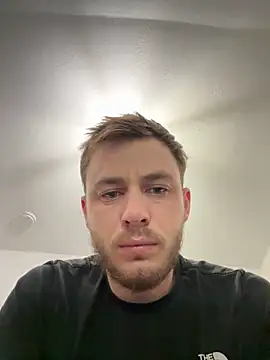 Snapshot of Julian128 chatting on 12, 3, 2025 Julian128 online show from 12, 3, 2025