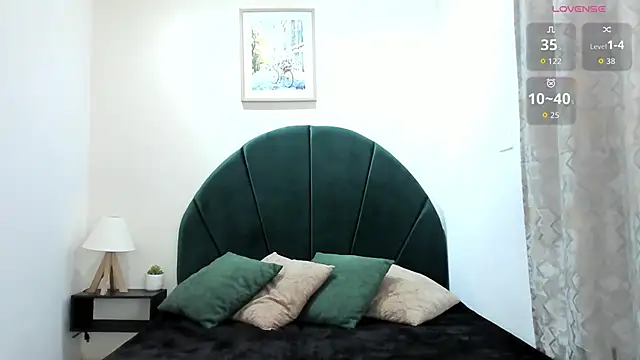  LaraMom  online show from 22, 2, 2026