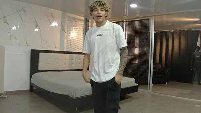 Snapshot of Boysgang_sex chatting on 21, 5, 2026 Boysgang sex online show from 21, 5, 2026