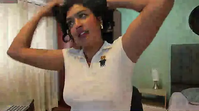 Snapshot of ema_saenz chatting on 8, 2, 2025 ema saenz online show from 8, 2, 2025