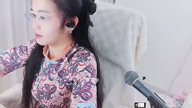 Snapshot of Floor_oo chatting on 12, 10, 2025 Floor oo online show from 12, 10, 2025