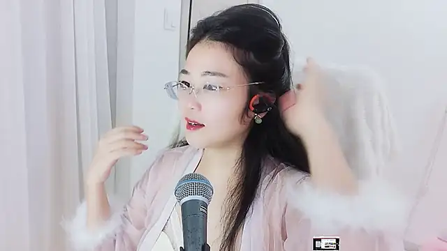 Snapshot of Floor_oo chatting on 9, 10, 2025 Floor oo online show from 9, 10, 2025