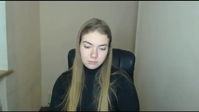 zoey deuttch online show from 12, 12, 2024