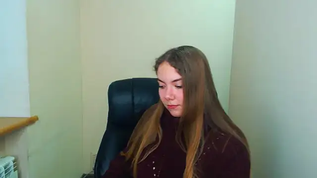 zoey deuttch online show from 7, 1, 2025