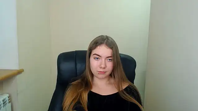 zoey deuttch online show from 20, 12, 2024