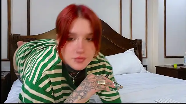 Snapshot of SophieInkk chatting on 30, 4, 2026 SophieInkk online show from 30, 4, 2026