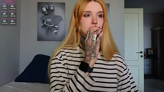 Snapshot of SophieInkk chatting on 14, 6, 2026 SophieInkk online show from 14, 6, 2026