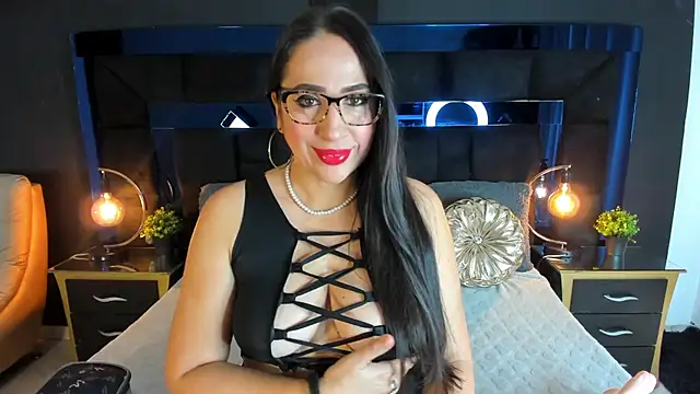 MayraVegas online show from 5, 3, 2025