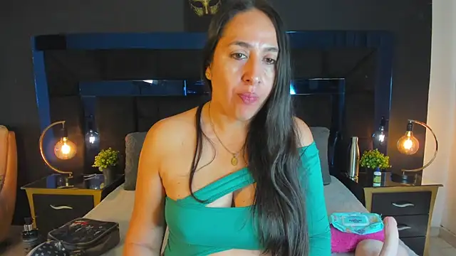 MayraVegas online show from 20, 2, 2025