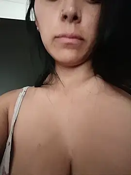 Snapshot of tiffani__love chatting on 30, 5, 2026 tiffani love online show from 30, 5, 2026