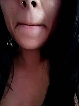 tiffani  love online show from 9, 10, 2025