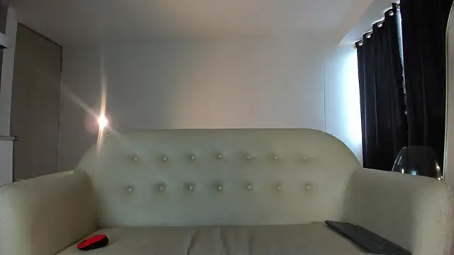 Emi latingirl online show from 7, 4, 2026