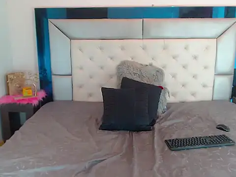 Snapshot of kerliythariana chatting on 17, 5, 2026 kerliythariana online show from 17, 5, 2026