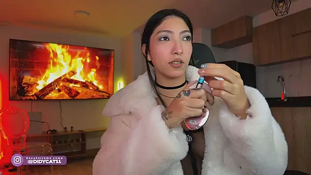 Snapshot of MarianaBranzz chatting on 3, 5, 2026 MarianaBranzz online show from 3, 5, 2026