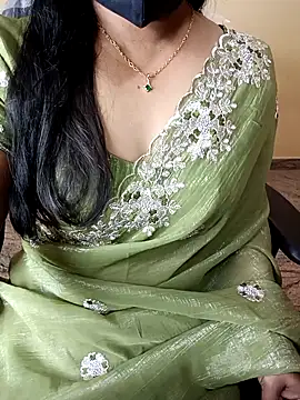 Snapshot of Nithya_05 chatting on 17, 12, 2025 Nithya 05 online show from 17, 12, 2025