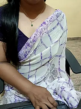 Snapshot of Nithya_05 chatting on 27, 9, 2025 Nithya 05 online show from 27, 9, 2025