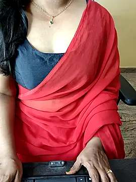 Snapshot of Nithya_05 chatting on 19, 12, 2025 Nithya 05 online show from 19, 12, 2025