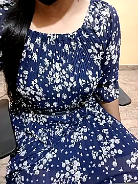 Snapshot of Nithya_05 chatting on 3, 11, 2025 Nithya 05 online show from 3, 11, 2025