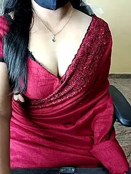 Snapshot of Nithya_05 chatting on 15, 12, 2025 Nithya 05 online show from 15, 12, 2025