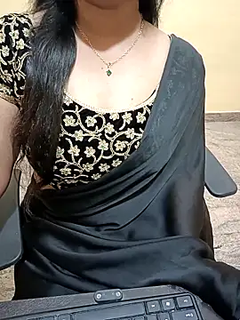 Snapshot of Nithya_05 chatting on 8, 10, 2025 Nithya 05 online show from 8, 10, 2025