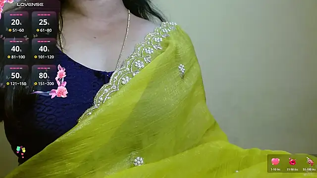 Snapshot of Nithya_05 chatting on 19, 11, 2025 Nithya 05 online show from 19, 11, 2025