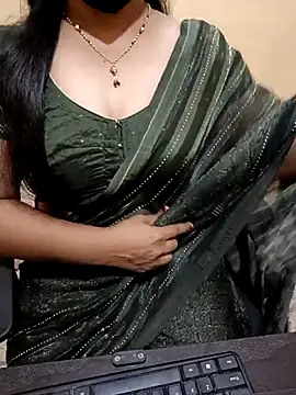 Snapshot of Nithya_05 chatting on 30, 10, 2025 Nithya 05 online show from 30, 10, 2025