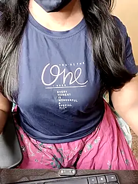 Snapshot of Nithya_05 chatting on 5, 12, 2025 Nithya 05 online show from 5, 12, 2025