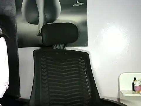 Snapshot of Petite_lexii chatting on 1, 12, 2025 Petite lexii online show from 1, 12, 2025