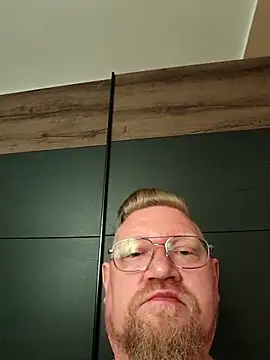 Snapshot of Pol1074 chatting on 6, 5, 2026 Pol1074 online show from 6, 5, 2026