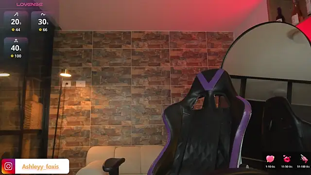 Ashleey Fox online show from 4, 12, 2025