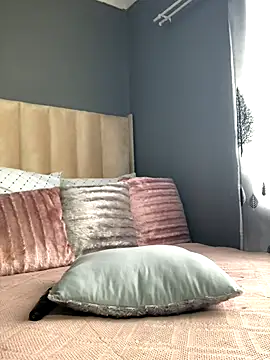 Snapshot of Nicole_Liam_ chatting on 8, 11, 2025 Nicole Liam online show from 8, 11, 2025