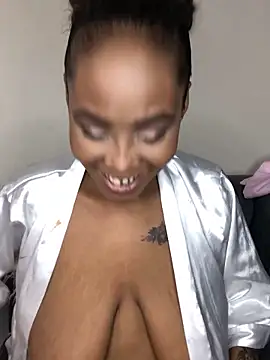 Nicole Liam  online show from 18, 12, 2025