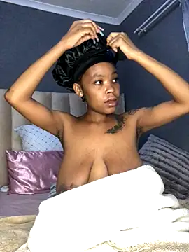 Snapshot of Nicole_Liam_ chatting on 21, 10, 2025 Nicole Liam online show from 21, 10, 2025