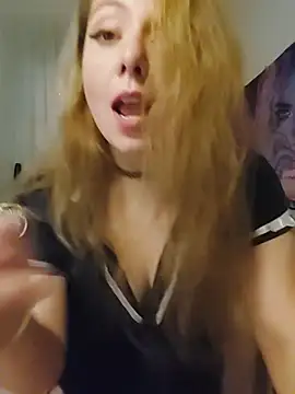 Kimiechanuwu online show from 22, 7, 2026