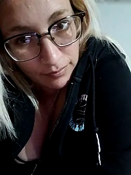Snapshot of rusher27 chatting on 9, 5, 2026 rusher27 online show from 9, 5, 2026