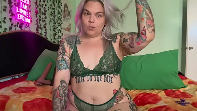 CherryBombBomb online show from 17, 6, 2026