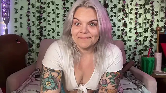 CherryBombBomb online show from 25, 5, 2026