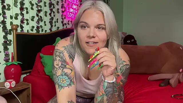 CherryBombBomb online show from 16, 5, 2026