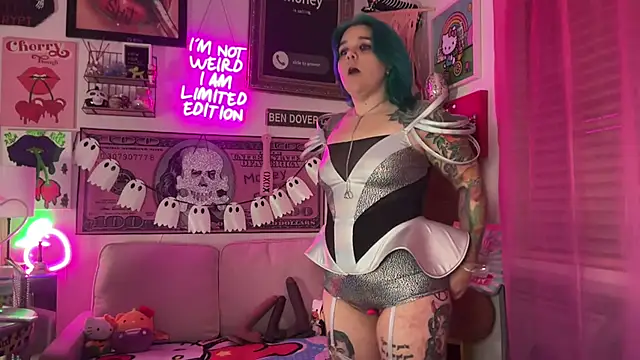 CherryBombBomb online show from 26, 10, 2025