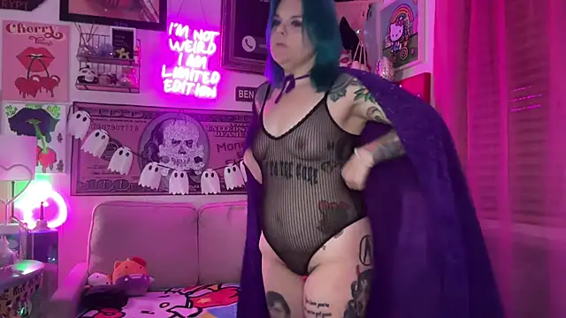 CherryBombBomb online show from 28, 10, 2025