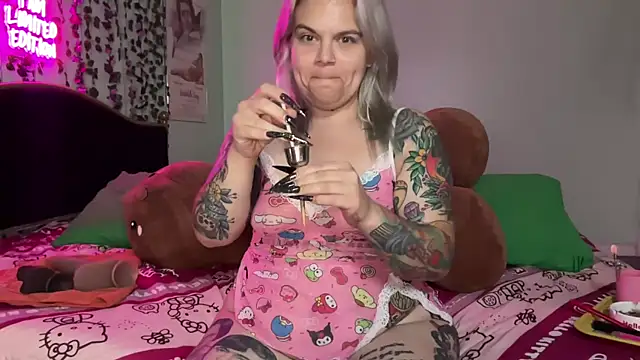 CherryBombBomb online show from 14, 6, 2026