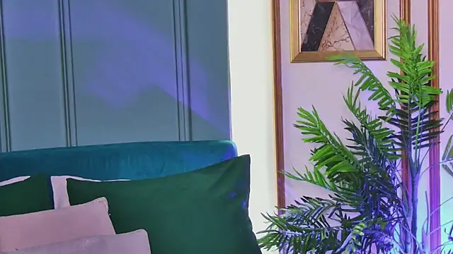 LunaWills  online show from 20, 2, 2026